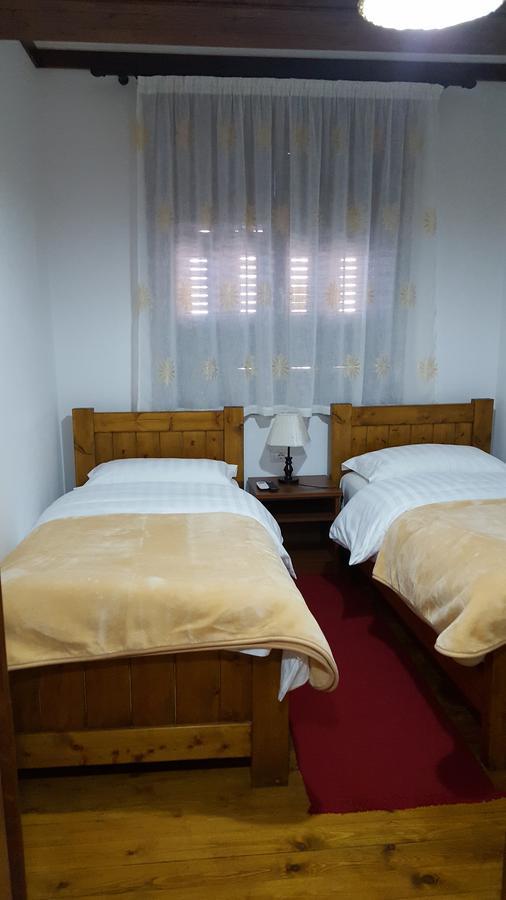 Hotel Bujtina E Bardhe 3*