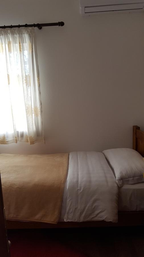 Hotel Bujtina E Bardhe 3*