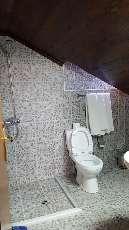 Hotel Bujtina E Bardhe 3*