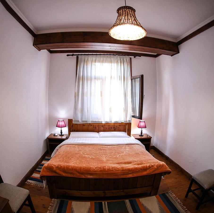Hotel Bujtina E Bardhe 3*
