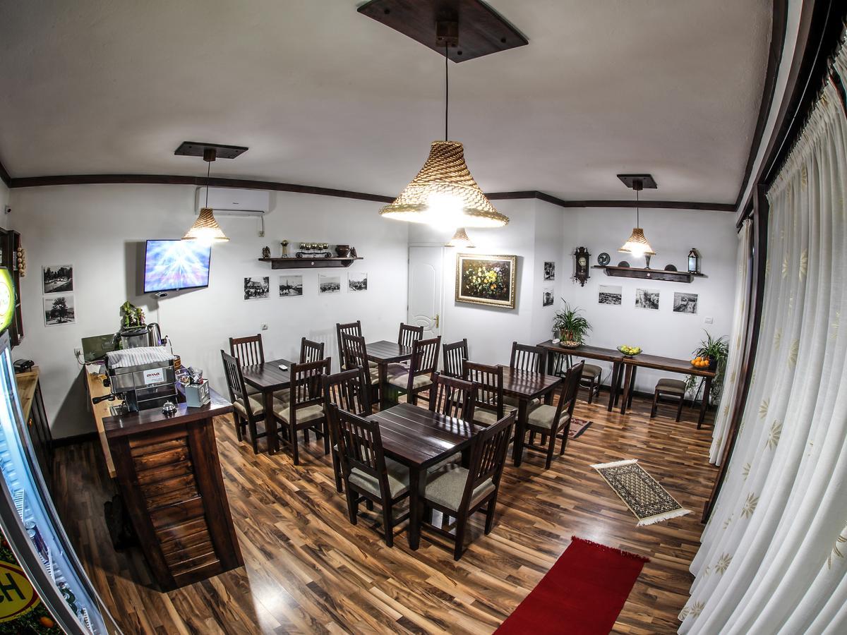 Hotel Bujtina E Bardhe 3*